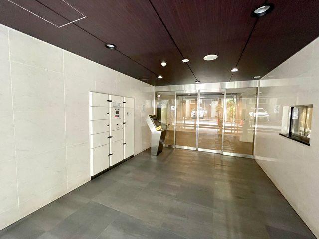 レジディア四谷三丁目5階 エントランス