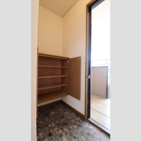 リヴェール高沢　A/B ★シューズボックス★