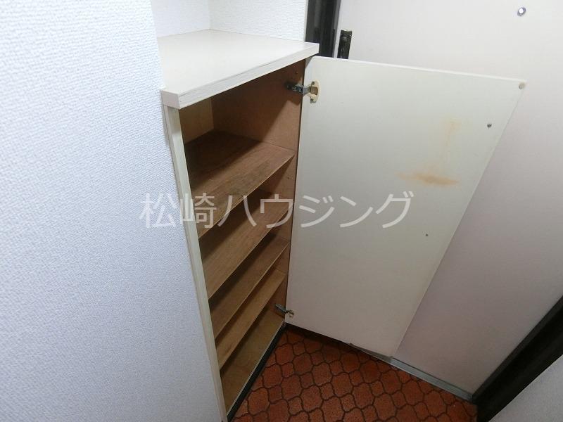 ライブコア鷺宮2階 玄関