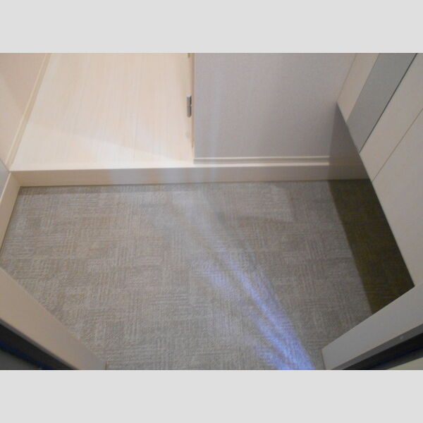 ヴィラージュ105号室 玄関