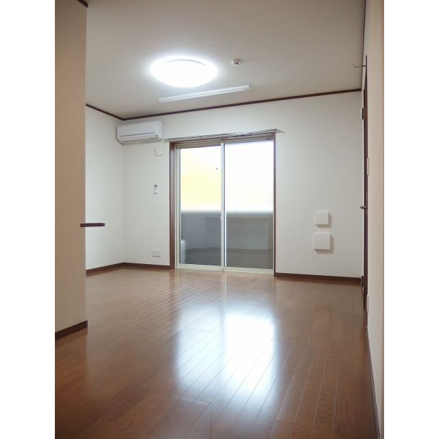 アムール ネージュ 弐番館 リビング