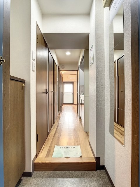 クレアシオン新中野 玄関