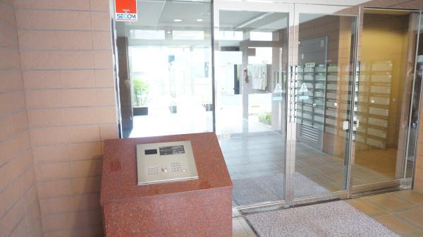 かりゆしビル802号室 エントランス