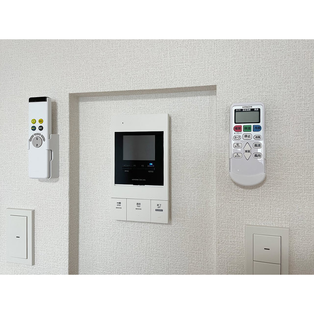 アーバハイツ六町環七北通り0703号室 モニターホン・各種リモコン