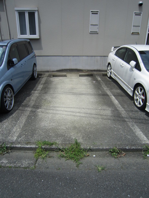 グレース・エム 駐車場