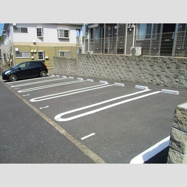 メゾンクオーレ 駐車場