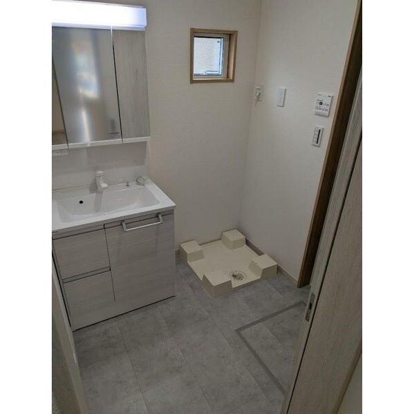足立区中央本町二丁目戸建て 洗面所