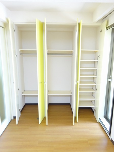 スカイコートヴァンテアン桜上水110号室 収納