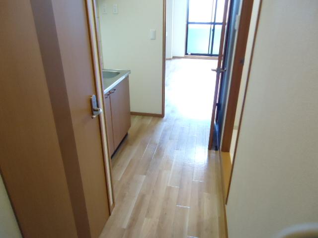 ビオス北朝霞701号室 廊下