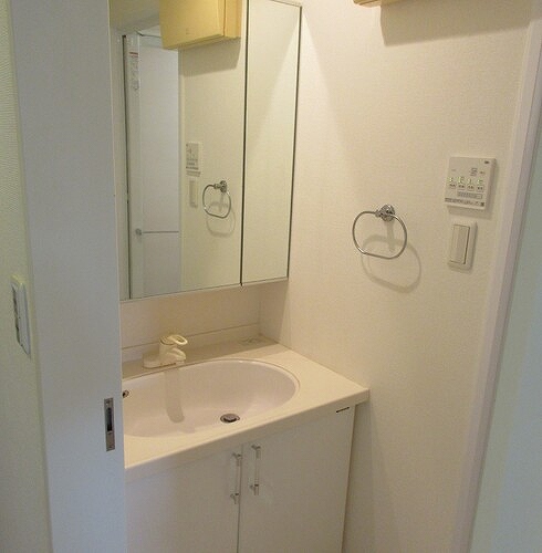 ライオンズステーションタワー松戸9階 洗面所　※前回募集時／2024年2月の写真