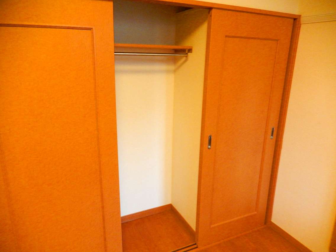 レオパレスラーナ 内観