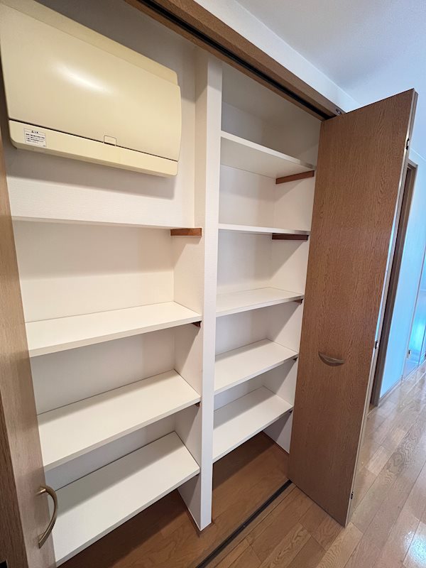 プリムベール南浦和4階 収納