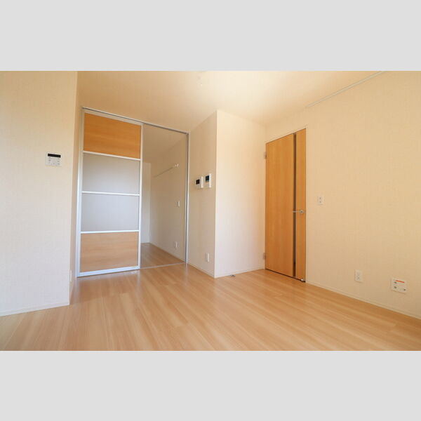 ガーネット LDK8.1+洋室4.5帖