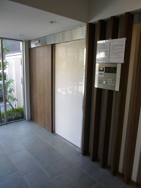 ラグジュアリーアパートメント赤羽西＃０１101号室 エントランス