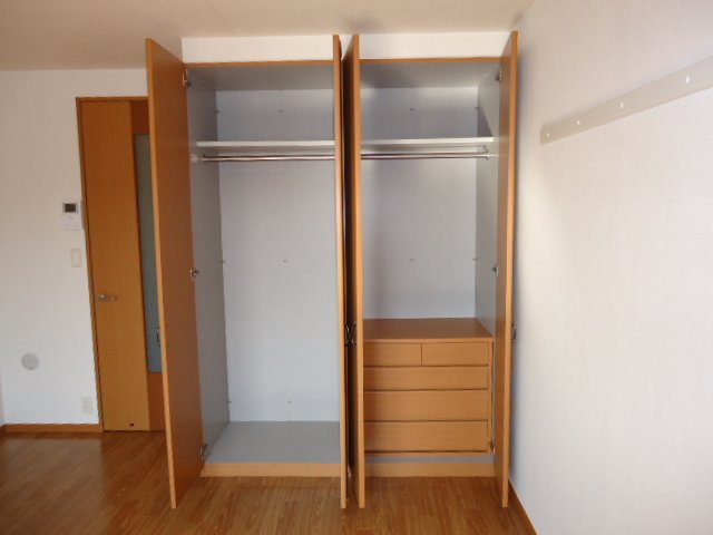 グランシャリオ湘南 クローゼット