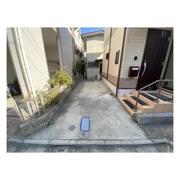 調布市多摩川3-31戸建 駐車場