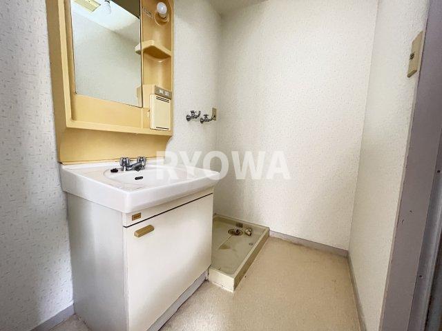 山崎マンション 掲載の写真は退去前の写真となります。