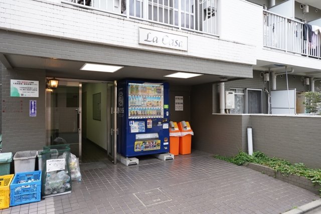 ラ・カーサ2階 エントランス