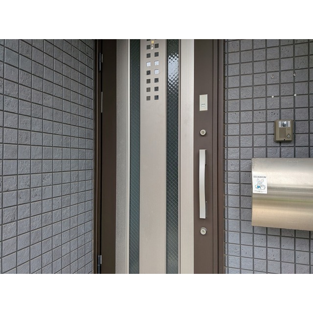蕨市塚越4丁目戸建 玄関