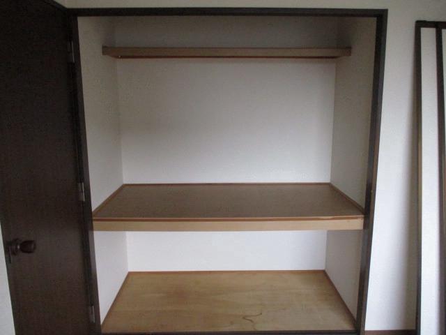 メンバーズタウンかすみ2階 収納