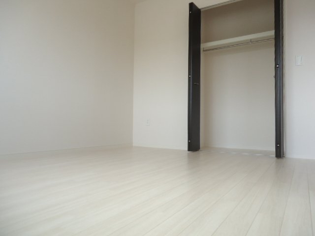 サザンウェイブ湘南Ⅱ 洋室