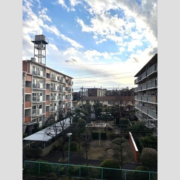 ソラーレ305号室 ベランダ前