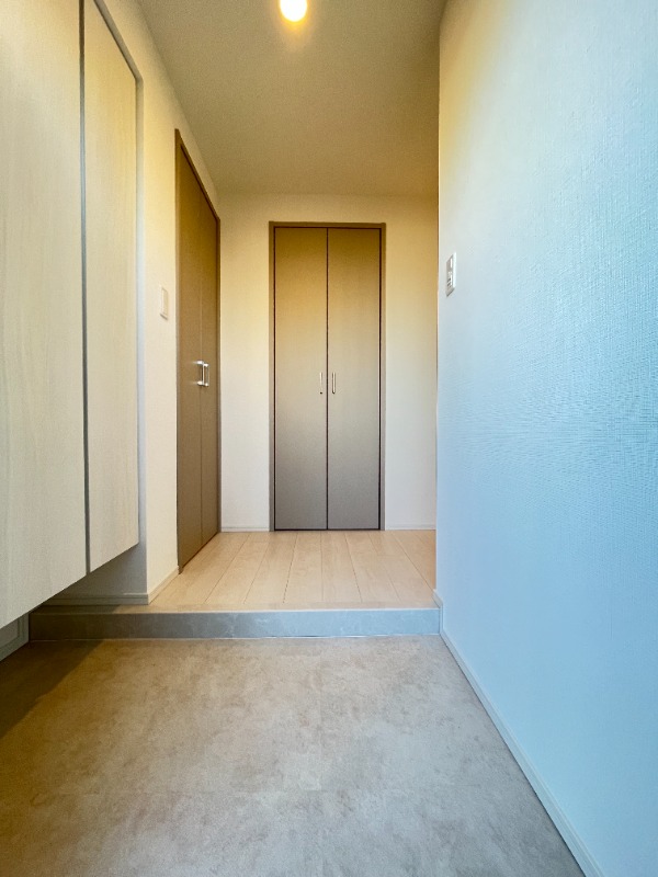 ワンルーフレジデンス台東根岸11階 玄関