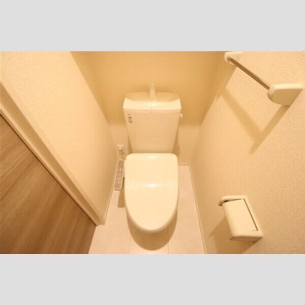 メゾン・ド・シャルマン 温水洗浄暖房便座