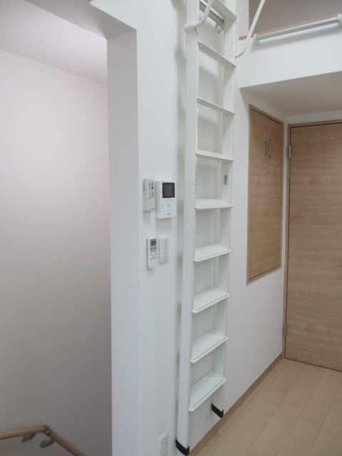 T.place浅草2階 玄関