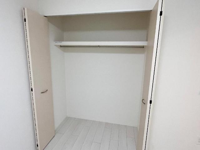 アベリア　コンフェッティ クローゼット
