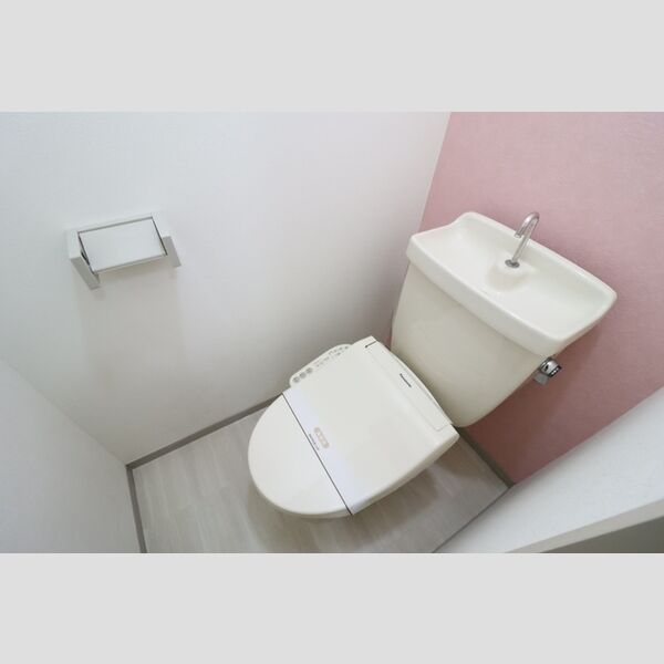 ファーストヴューラ十一番館205号室 温水洗浄暖房便座