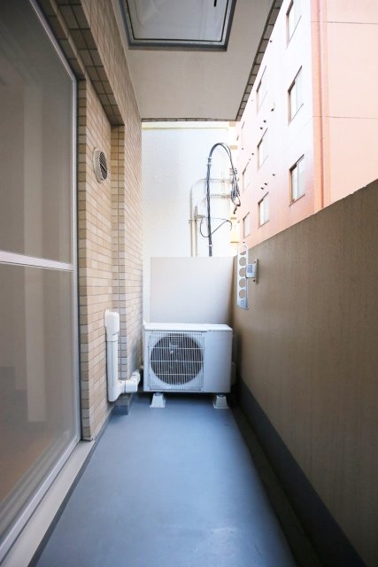 メゾン・ド・ヴィレ神田神保町 バルコニー