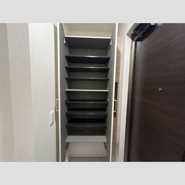 グラナーデ扇Ⅰ　C203号室 玄関