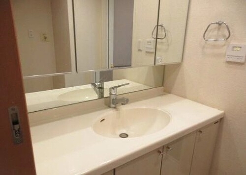 イトーピア大島ステーションコート12階 ３面鏡付化粧台　※2026年2月撮影の写真