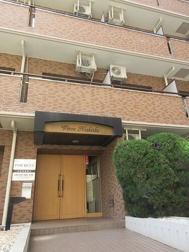 ビブレ西池1階 エントランス外観　※前回募集時2022年5月撮影