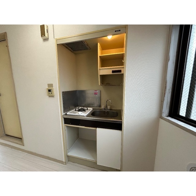 センチュリー堀切401号室 キッチン