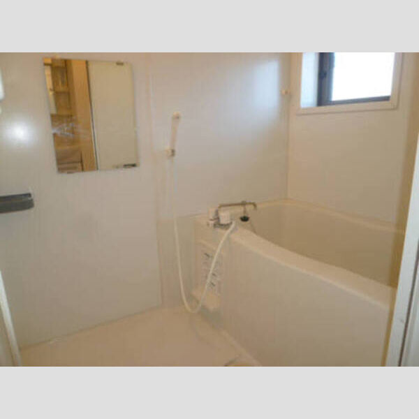 ファミーリエ　B・C　C 寒い冬にも重宝!追焚き給湯です!浴室換気乾燥機もございます。