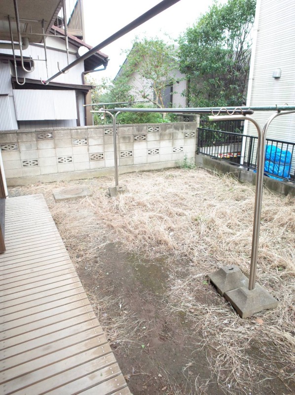 ドゥエル　イースト1階 BBQもできる庭