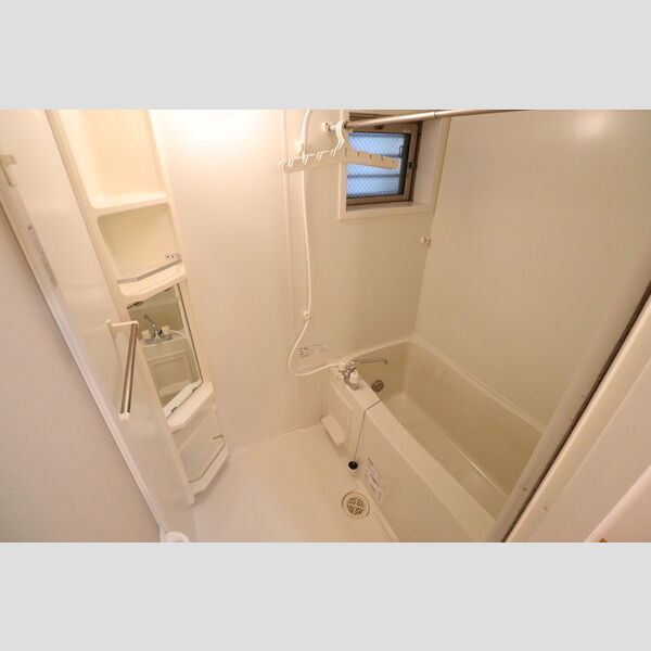 ディライトヒルズ102号室 浴室