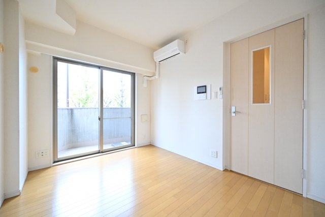 ラグジュアリーアパートメント文京千石♯012階 リビング