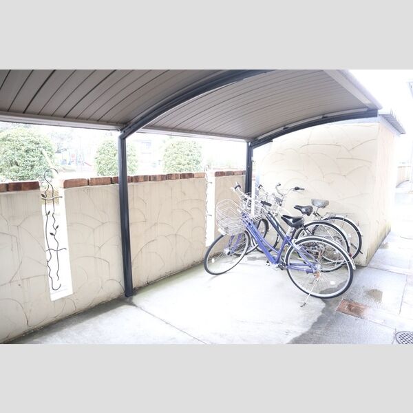 グリーンフィールズ　A/BB103号室 駐輪場