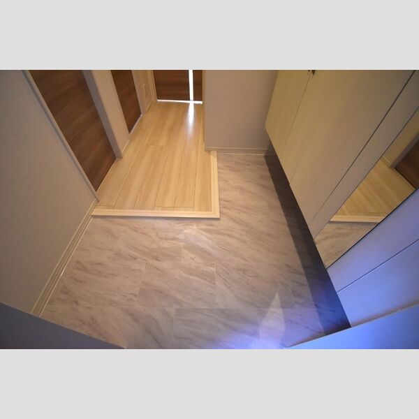 セレスティア上野町B202号室 玄関内