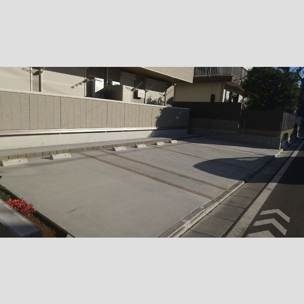 アークハウス竹の塚 駐車場