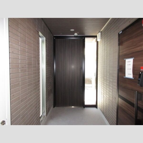 アンジュール大谷口 自転車出入口2