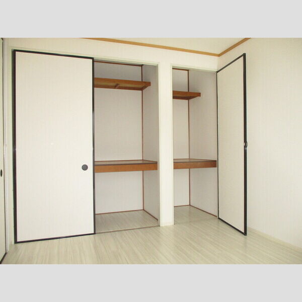 グランドサン 壱弐参伍番館5209号室 収納