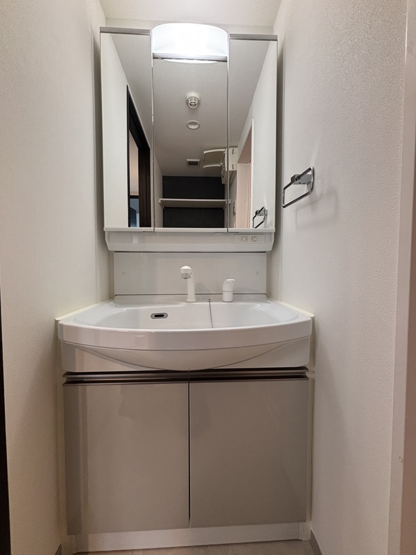 LOC'S WADAMACHI 302号室の写真となります