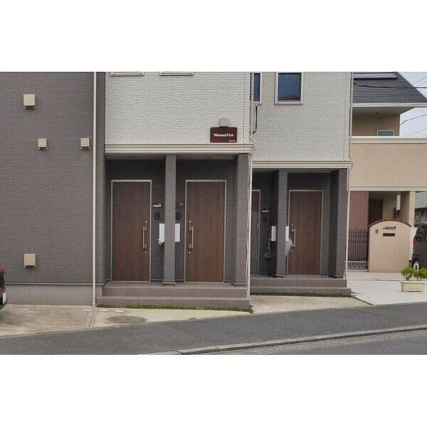 Shangri-La102号室 エントランス