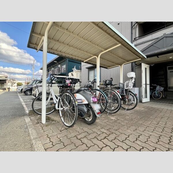 グランメール藤原 駐輪場