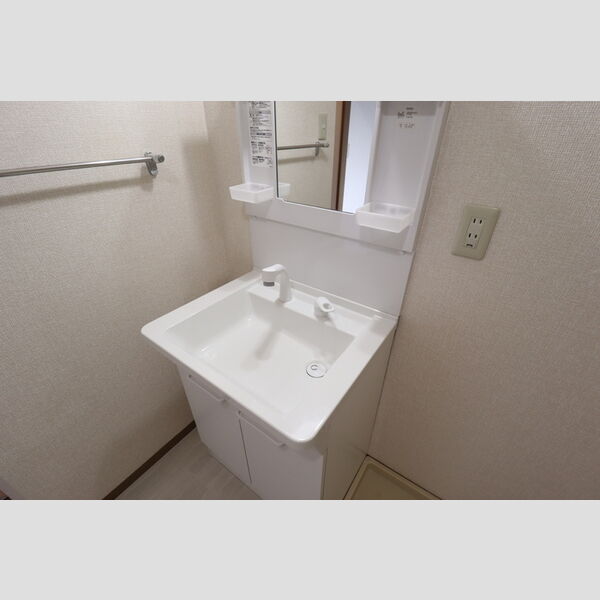 ハイツ・サンピーチ　B 洗髪洗面化粧台