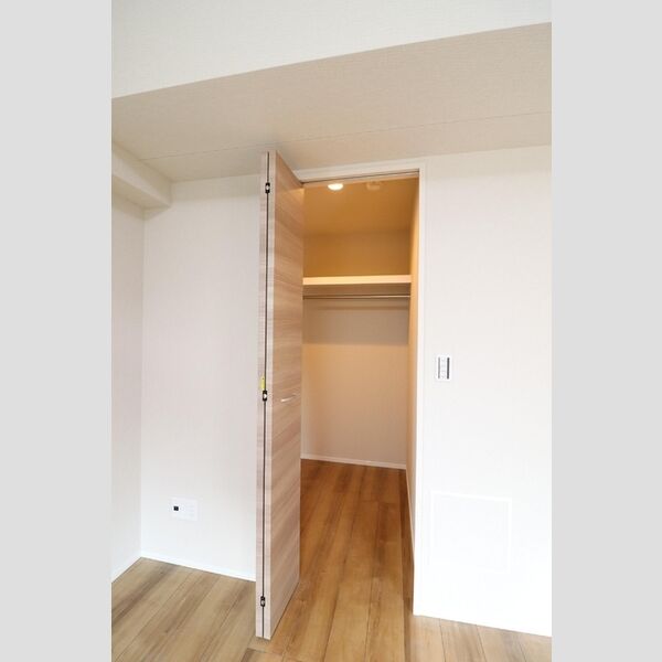 ソレイユ上落合201号室 ★ウォークインクローゼット★